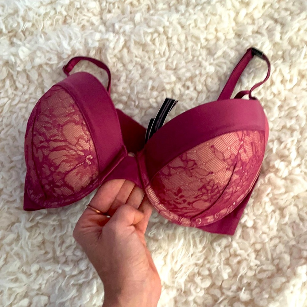 Victoria’s Secret bra (new)